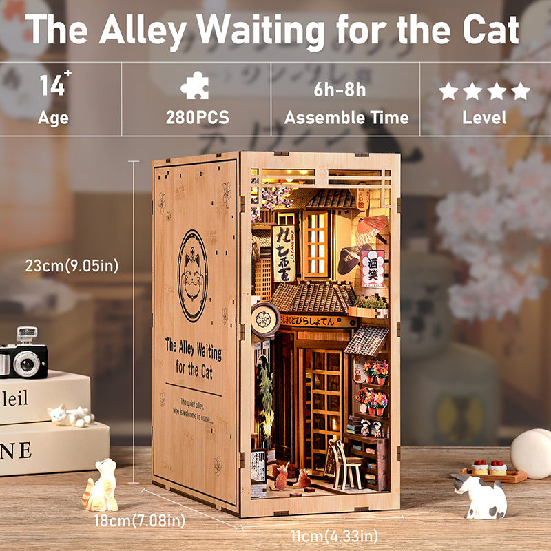 Cat in the alley